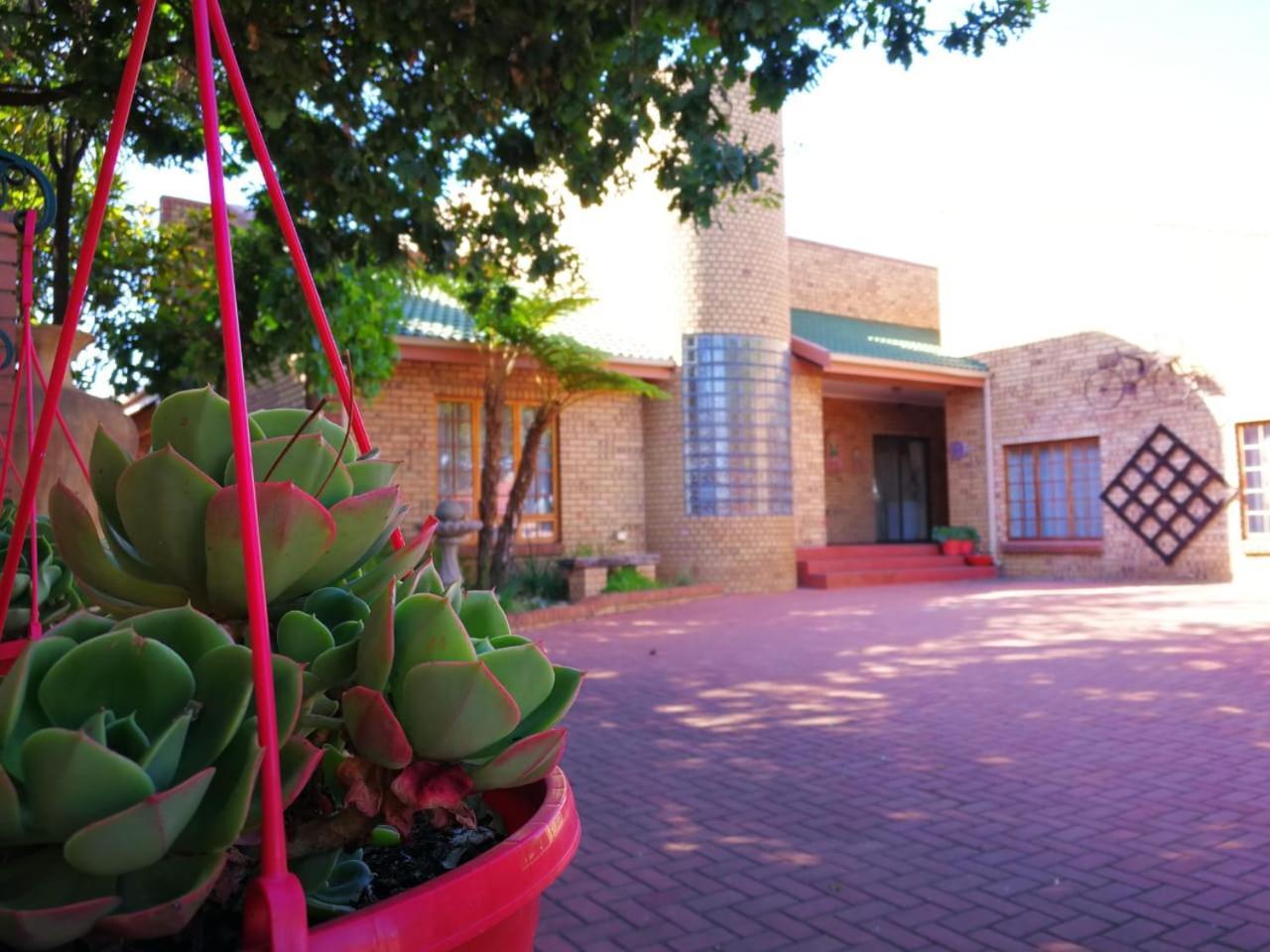 Ridderspoor Guesthouse Middelburg  Bagian luar foto